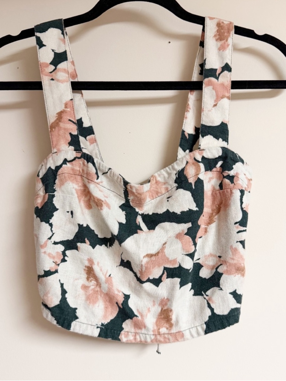 Abercrombie & Fitch Floral Keyhole Crop Top Size Small
